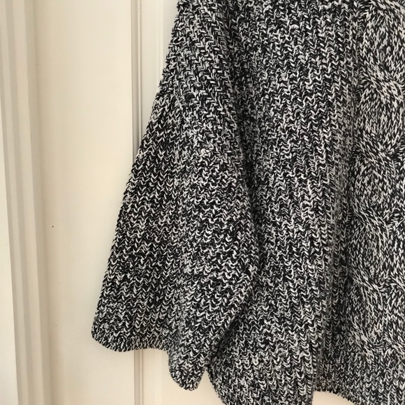 H&M Cable Knit Slouchy Sweater Round Neck Size M - Picture 4 of 10